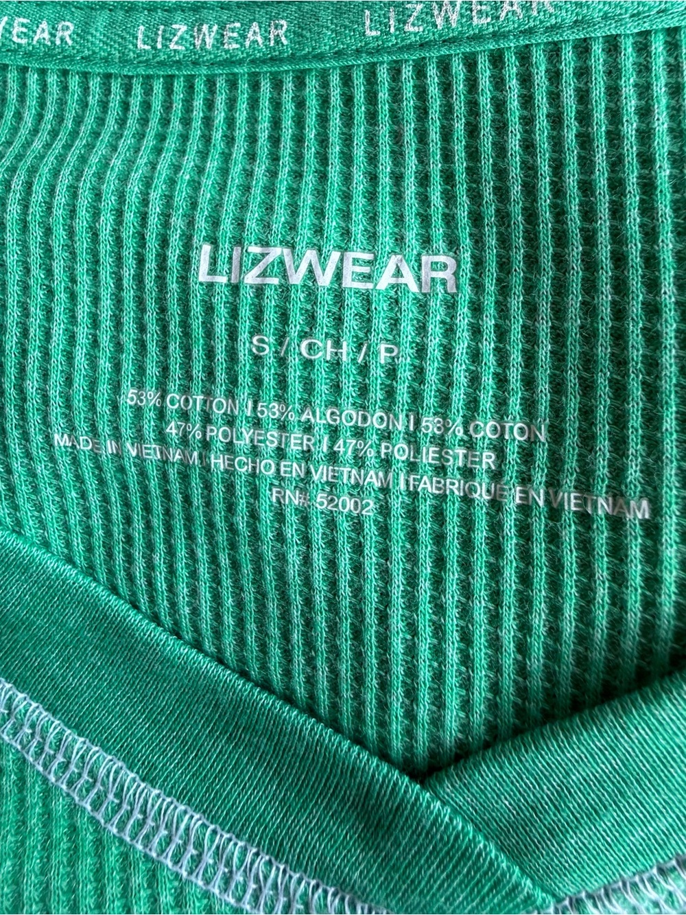Liz Claiborne Lizwear Green V-Neck Long Sleeve Shirt Size Small, NWOT - Picture 3 of 3